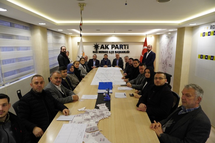 ak-parti-genel-merkez-teskilat-baskan-yardimcisi-rize-milletvekili-muhammed-avci-ak-parti-merkez-ilce-baskanligindaki-secim-koordinasyon-merkezinin-acilisini-yapti-4.jpg