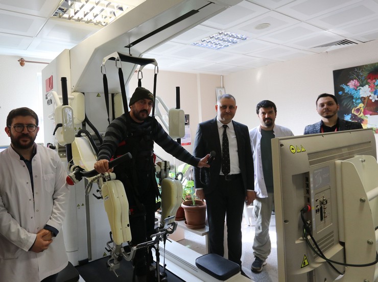 rizede-robotik-rehabilitasyon-cihazi-hizmet-veriyor-3.jpg