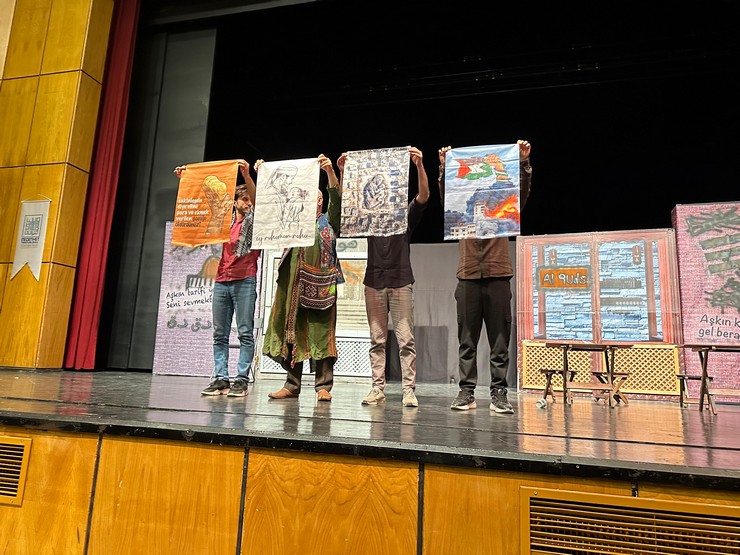 filistini-anlatan-gun-dogmadan-tiyatro-oyunu-rizede-sahnelendi-6.jpg