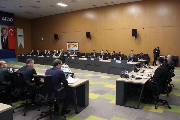 rize-ili-2024-yili-i-donem-il-koordinasyon-kurulu-toplantisi-rize-valisi-ihsan-selim-baydas-baskanliginda-afad-acil-durum-yonetim-merkezinde-gerceklestirildi-6.jpg