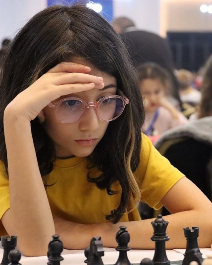 turkiye-kucukler-ve-yildizlar-satranc-sampiyonasinda-ada-ekinci-9-yas-kizlar-kategorisinde-elde-ettigi-derece-ile-milli-takim-havuzuna-girmeye-hak-kazandi-5.jpg