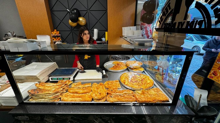 altin-tepsi-pide-ve-borek-salonu-trabzonun-of-ilcesinde-hizmete-girdi-4.jpg
