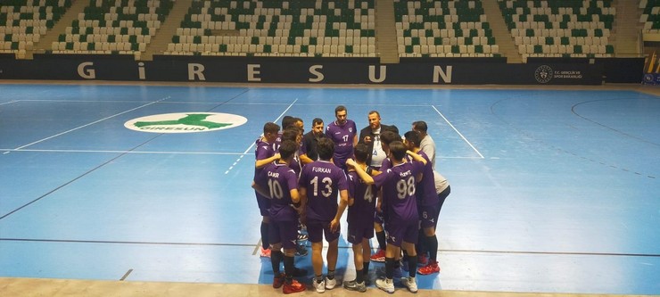 guneysu-spor-turkiye-erkekler-hentbol-1-ligi-a-grubu-11-haftasinda-deplasmanda-giresunsporu-31-28-maglup-etti-4.jpg