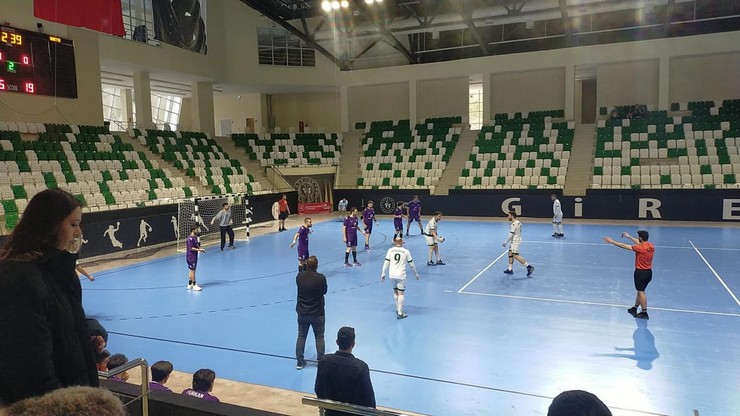 guneysu-spor-turkiye-erkekler-hentbol-1-ligi-a-grubu-11-haftasinda-deplasmanda-giresunsporu-31-28-maglup-etti-5.jpg