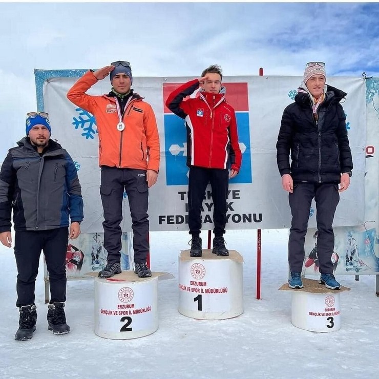 amlihemsin-belediye-kayak-takimi-sporculari-erzurumda-duzenlenen-kayakli-kosu-1-etap-yarislarinda-3u-altin-10-madalya-kazandi-2.jpg