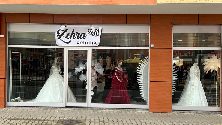 zehra-gelinlik-rizede-acildi-6.jpg