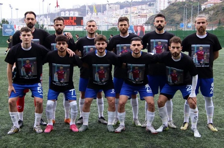 rize-ozel-idarespor-fatih-kaan-arimanin-yasi-ile-sahaya-cikti-6.jpg
