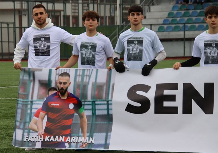 rize-amator-kume-ekiplerinden-rize-belediyespor-pazar-derebasisporu-7-0-maglup-ettigi-mac-oncesinde-fatih-kaan-arimani-unutmadi-ve-galibiyeti-arimana-armagen-etti-2.jpg