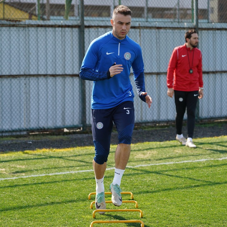 caykur-rizespor-samsunspor-macinin-hazirliklarini-surdurdu-2.jpg