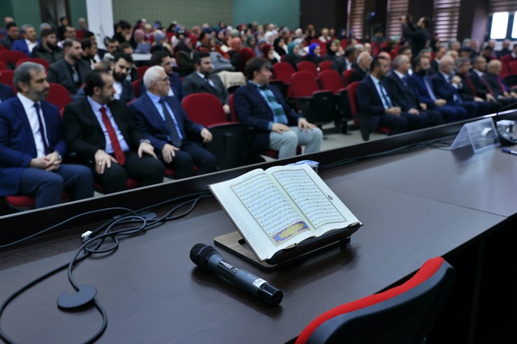 ilahiyat-islami-ilimler-fakulteleri-kuran-i-kerim-guzel-okuma-yarismasi-karadeniz-bolge-finali-samsunda-gerceklestirildi-2.jpg