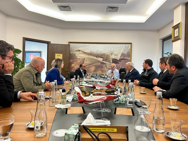 rize-dernekleri-federasyonu-genel-baskani-muammer-bostan-ve-yonetim-kurulu-uyeleri-turk-havacilik-uzay-sanayii-tai-genel-muduru-prof-dr-temel-kotili-ziyaret-etti-4.jpg
