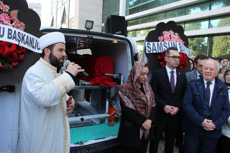 gumushanede-katildigi-durusmadan-donerken-gecirdigi-trafik-kazasinda-hayatini-kaybeden-avukat-oznur-tas-45-icin-samsun-adliyesinde-toren-duzenlendi.jpg
