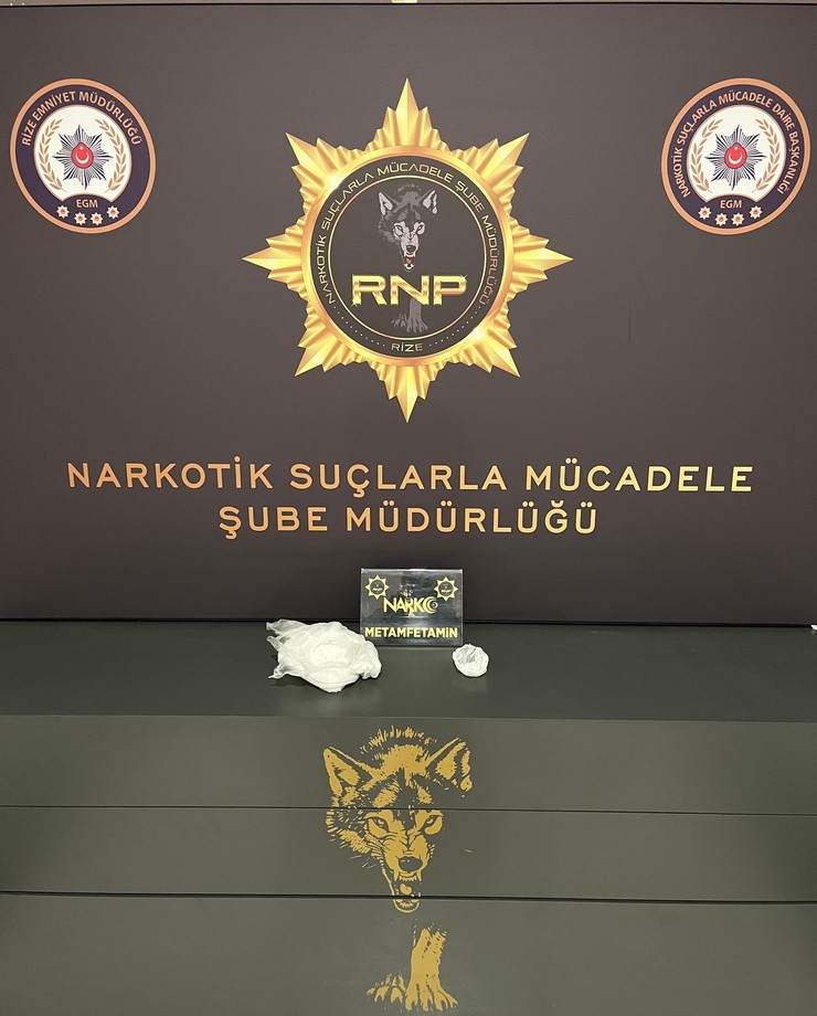 rizede-metamfetamin-operasyonu-iki-kisi-tutuklandi-3.jpg