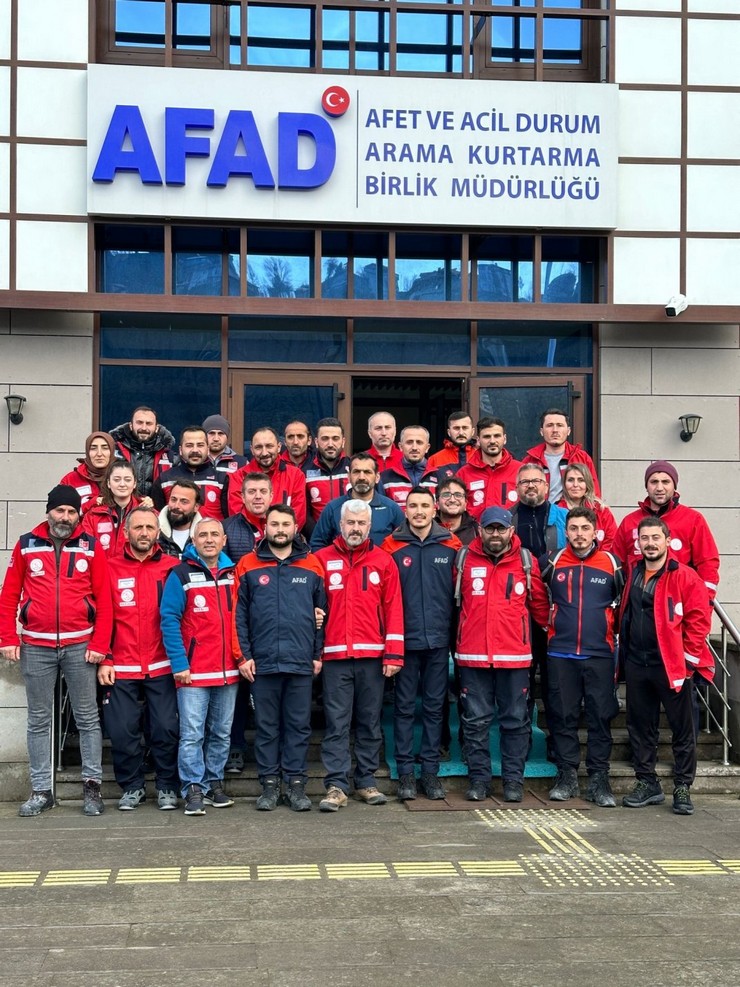 rize-meb-akub-ekibi-afet-egitimini-tamamladi-4.jpg