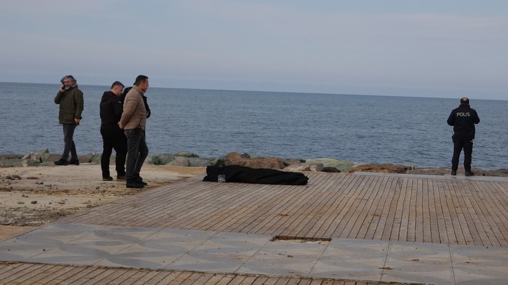 trabzonun-ortahisar-ilcesi-sahilinde-denizde-19-yasindaki-bir-genc-kizin-cesedi-bulundu-3.jpg