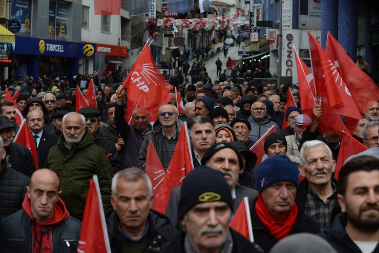 chp-genel-baskani-ozgur-ozel-31-mart-secim-calismalari-kapsaminda-karadeniz-ziyaretlerine-artvinden-basladi-3.jpg