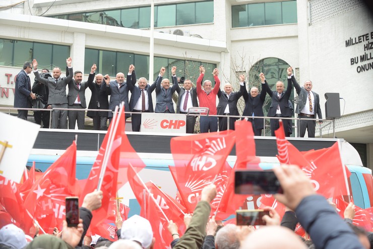 chp-genel-baskani-ozgur-ozel-31-mart-secim-calismalari-kapsaminda-karadeniz-ziyaretlerine-artvinden-basladi-4.jpg