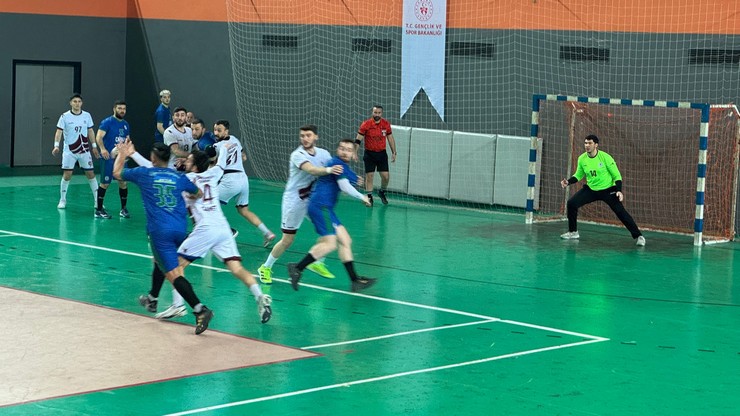 trabzon-bbsk-rize-belediyespor-hentbol-maci-5.jpg