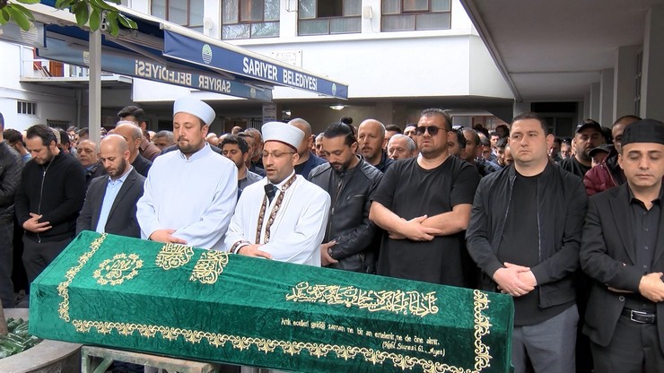 besiktastaki-gece-kulubu-yangininda-hayatini-kaybeden-rizeli-mehmet-okumus-son-yolculuguna-ugurlandi-3.jpg