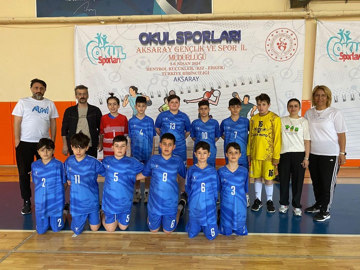 rize-fatih-ortaokulu-aksarayda-duzenlenen-okul-sporlari-kucuk-erkekler-turkiye-hentbol-sampiyonasini-4-tamamladi-3.jpg