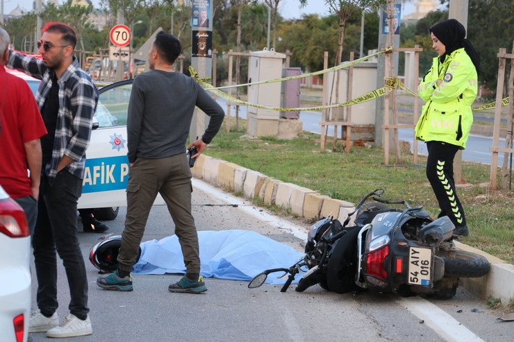 15-yasindaki-cocugun-kamyonla-carptigi-motosikletli-oldu-1.jpg