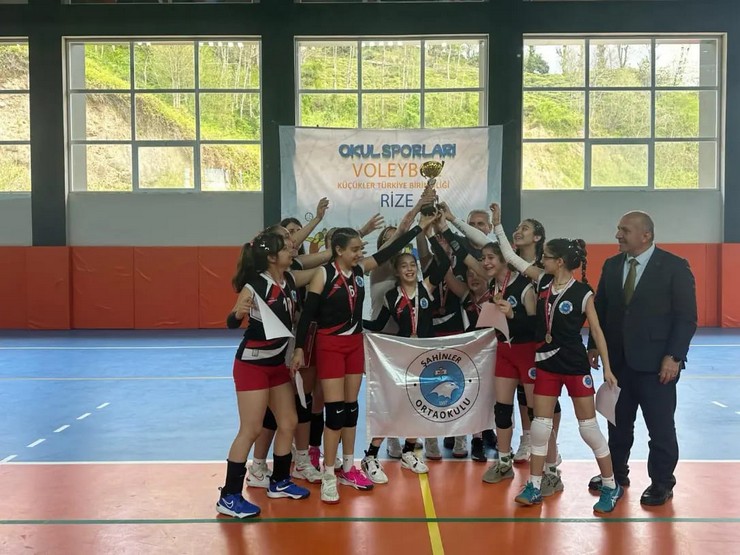 2023-2024-sezonu-okul-sporlari-voleybol-kucukler-turkiye-birinciligi-heyecani-rizede-yasandi-6.jpg