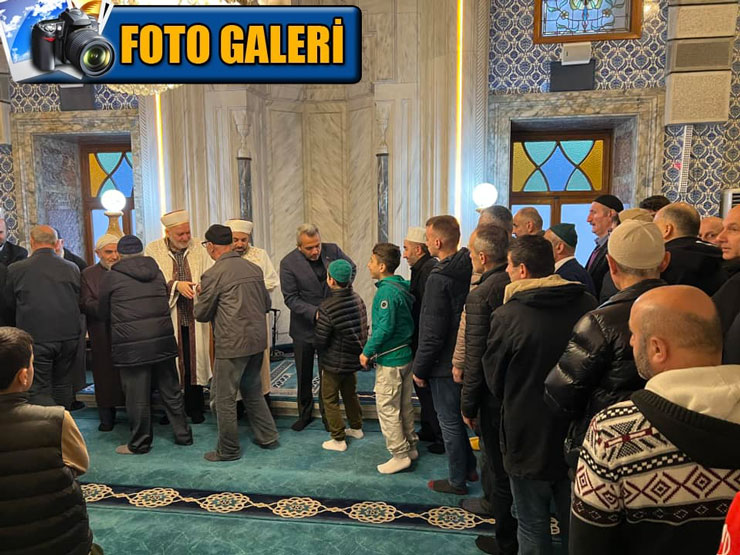 rizede-bayram-namazi-coskuyla-kilinarak-bayramlasma-gerceklesti.jpg