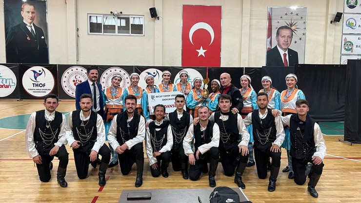 recep-tayyip-erdogan-universitesi-rteu-halk-danslari-ekibi-rize-il-birincisi-oldu-2.jpg