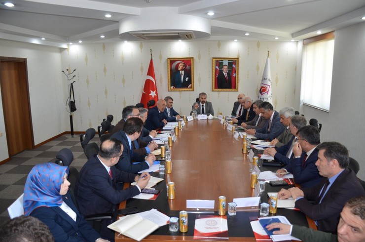 rizede-ilce-milli-egitim-mudurleri-toplantisi-yapildi-3.jpg