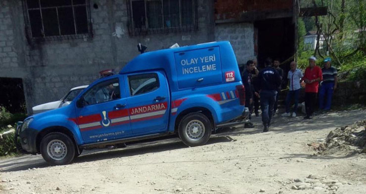 rizede-yalniz-basina-yasayan-47-yasindaki-vatandas-evinde-olu-olarak-bulundu.jpg