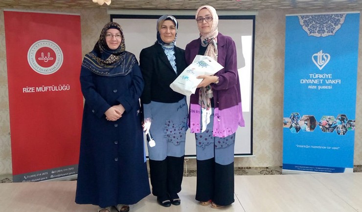 rizede-turkiye-diyanet-vakfi-tdv-kadin-aile-ve-genclik-kollari-calismalari-tanitim-toplantisi-yapildi-1.jpg