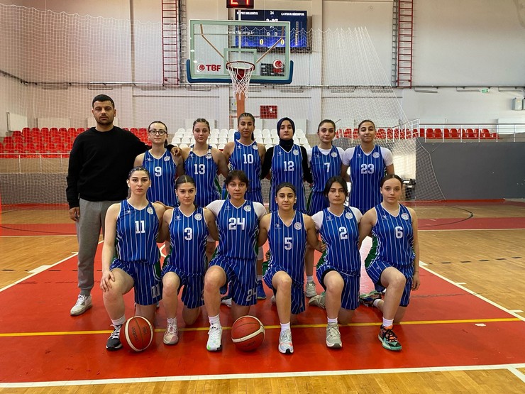caykur-rizespor-u18-kiz-basketbol-takimi-gurur-verici-bir-basariya-imza-atti-4.jpg