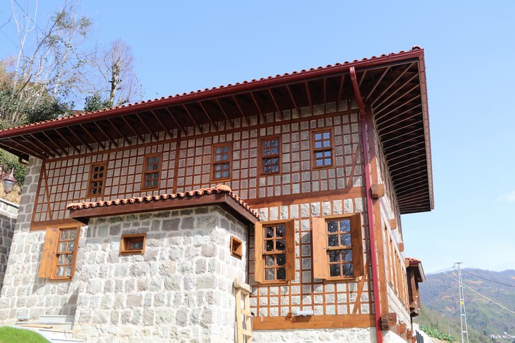 rizenin-guneysu-ilcesinde-150-yillik-tarihi-konak-restorasyon-edildi-3.jpg