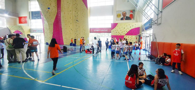rizede-okullar-arasi-tirmanis-yarismasi-duzenlendi.jpg