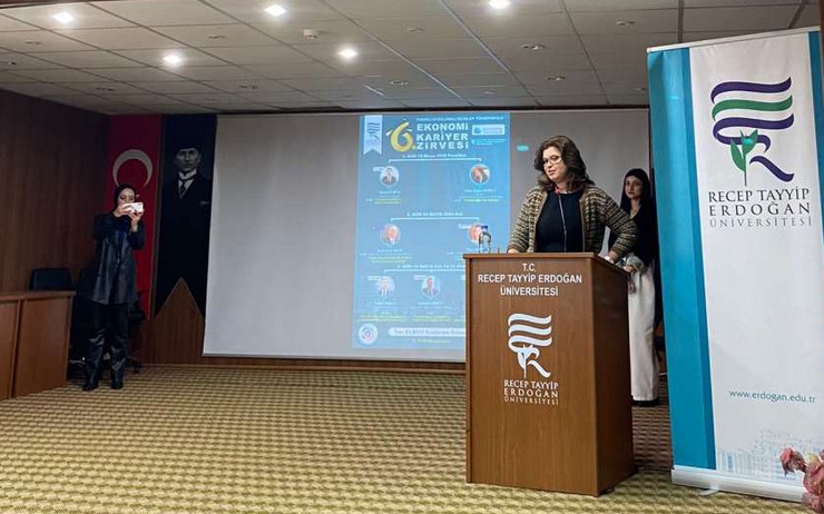 rteude-6-ekonomi-ve-kariyer-zirvesi-gerceklestirildi-1.jpg