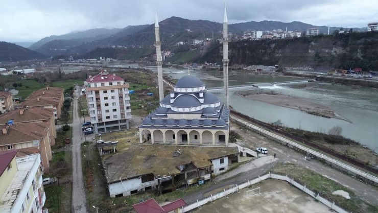 rize-valisi-baydas-ensar-camii-insaatini-inceledi-3.jpg