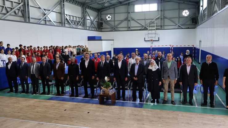 guneysuda-ulucami-ilkokuluna-hayirsever-is-insani-tarafindan-spor-salonu-yaptirildi-5.jpg