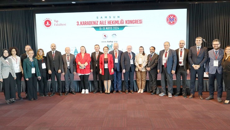 turkiyenin-bircok-farkli-sehrinden-400e-yakin-hekim-ve-akademisyen-3-karadeniz-aile-hekimligi-kongresi-icin-samsuna-geldi-1.jpg