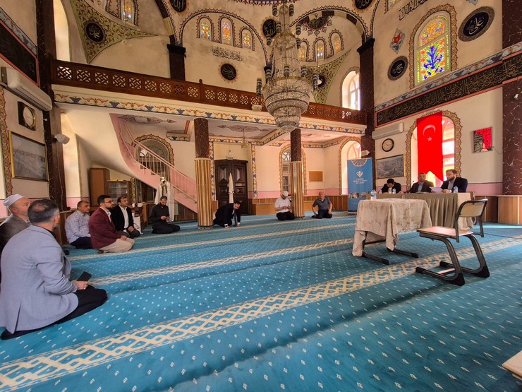 2024-yili-camiler-ve-din-gorevlileri-haftasi-etkinlikleri-kapsaminda-din-gorevlilerine-yonelik-duzenlenen-ezani-guzel-okuma-ve-etkili-hutbe-sunumu-merkez-ilce-birinciligi-yarismalari-yapildi-1.jpg