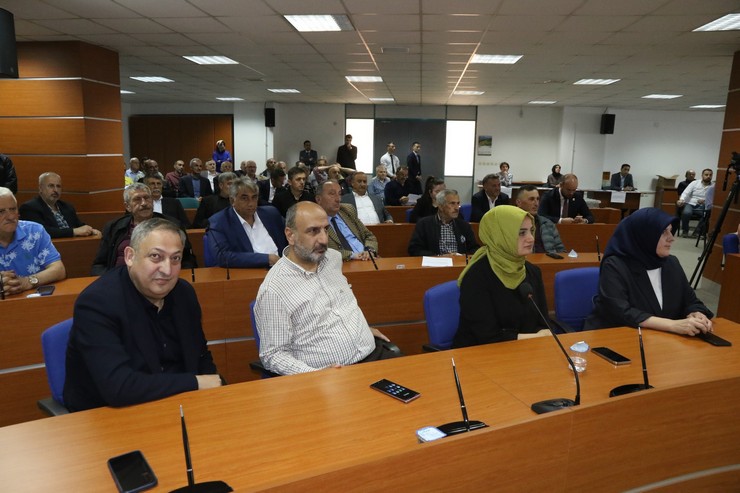 rize-belediye-baskani-rahmi-metinin-baskanliginda-rize-belediyesi-meclis-salonunda-yapilan-turkiye-belediyeler-birligi-tbb-uyelik-seciminde-rizeyi-temsil-edecek-isimler-belli-oldu-4.jpg