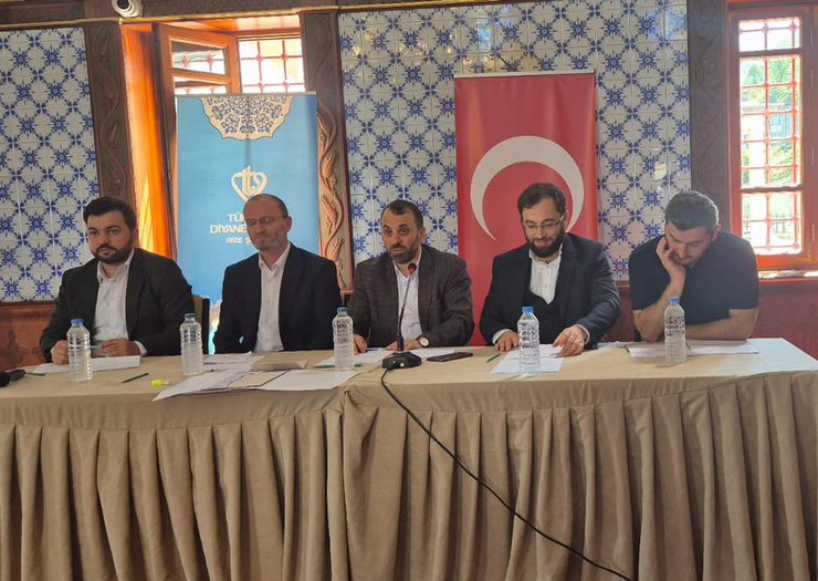 2024-yili-camiler-ve-din-gorevlileri-haftasi-kapsaminda-rize-il-muftulugu-tarafindan-din-gorevlileri-arasinda-duzenlenen-hadis-i-serif-ezberleme-ve-ezani-guzel-okuma-il-fina.jpg