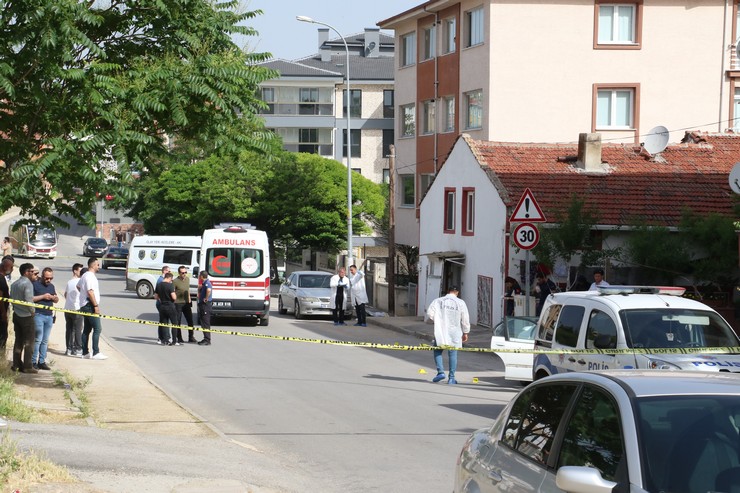5-kursun-siktigi-kizi-ve-torununu-oldurdu-korkutmak-icin-ates-ettim-dedi-7.jpg
