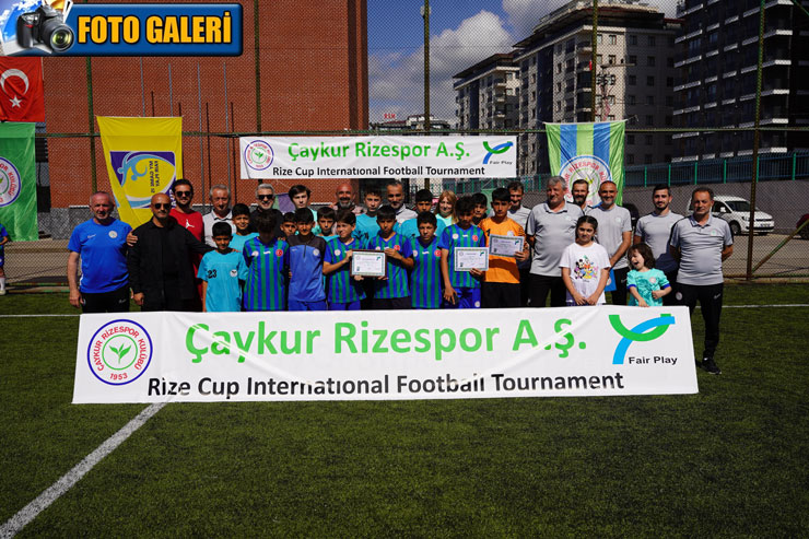 caykur-rizespor-esila-tufekci-futbol-okullari-turnuvasi-tamamlandi.jpg