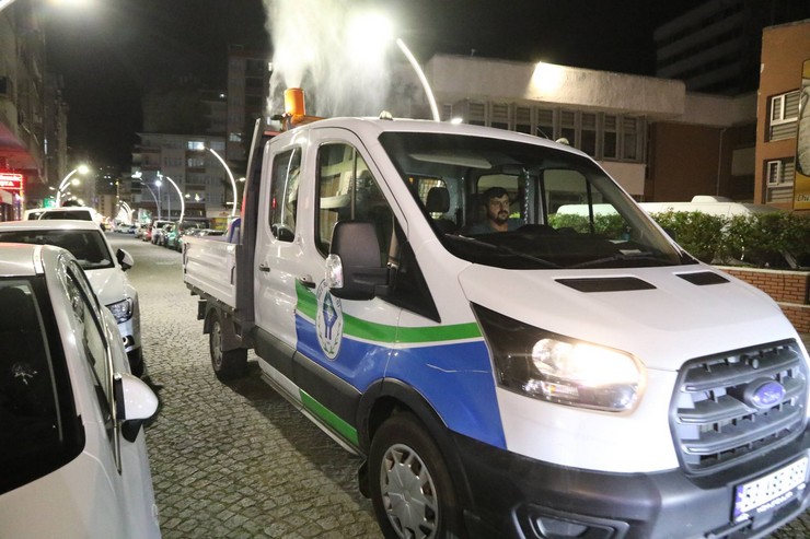 rize-belediyesi-sivrisinek-ve-hasere-mucadelesine-devam-ediyor-4.jpg