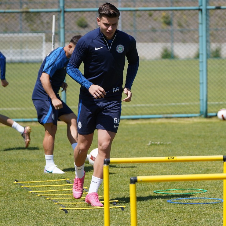 caykur-rizespor-erzurumda-hazirliklarina-devam-ediyor-2.jpg