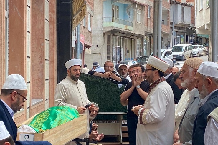 rize-il-muftu-yardimcisi-mahmut-ali-atikin-baba-acisi-4.jpg
