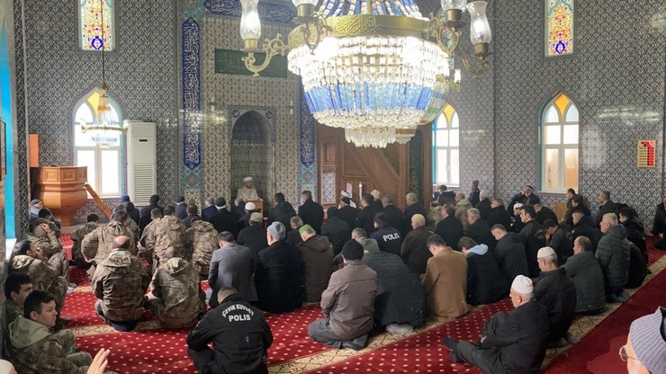 rizede-vatan-din-ve-mukaddesat-ugruna-canlarini-feda-ederek-sehit-olan-kahramanlar-unutulmuyor-1.jpg