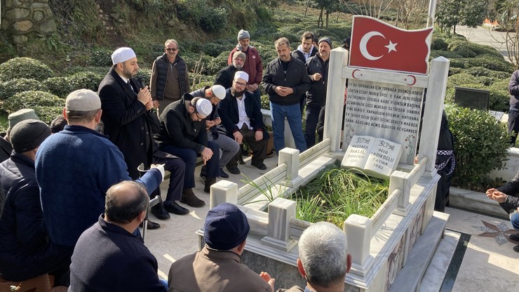 rizede-vatan-din-ve-mukaddesat-ugruna-canlarini-feda-ederek-sehit-olan-kahramanlar-unutulmuyor-10.jpg