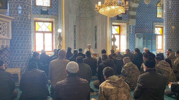 rizede-vatan-din-ve-mukaddesat-ugruna-canlarini-feda-ederek-sehit-olan-kahramanlar-unutulmuyor-3.jpg
