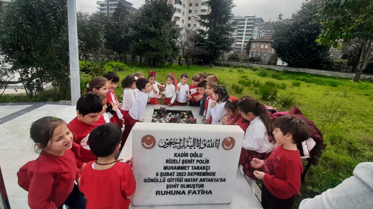 rizede-vatan-din-ve-mukaddesat-ugruna-canlarini-feda-ederek-sehit-olan-kahramanlar-unutulmuyor-8.jpg